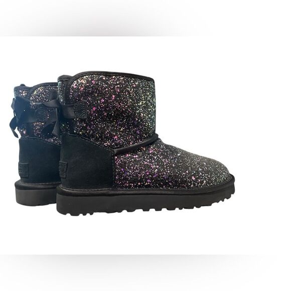WOMEN'S UGG AUSTRALIA CLASSIC MINI BOW CHUNKY GLITTER COSMOS BOOTIES BLACK 6.5 - Picture 2 of 11